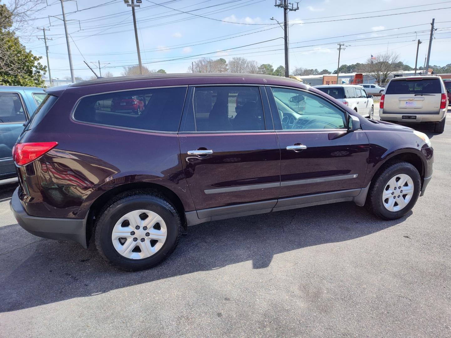 2010 Burgundy Chevrolet Traverse (1GNLREED6AS) , located at 5700 Curlew Drive, Norfolk, VA, 23502, (757) 455-6330, 36.841885, -76.209412 - Photo#18